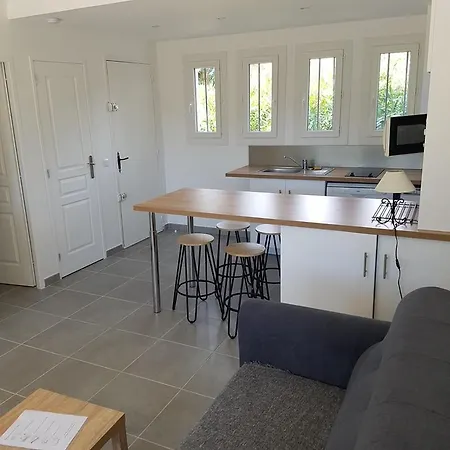 Bel 2 Pieces Renove Proche Plages Rez De Jardin *